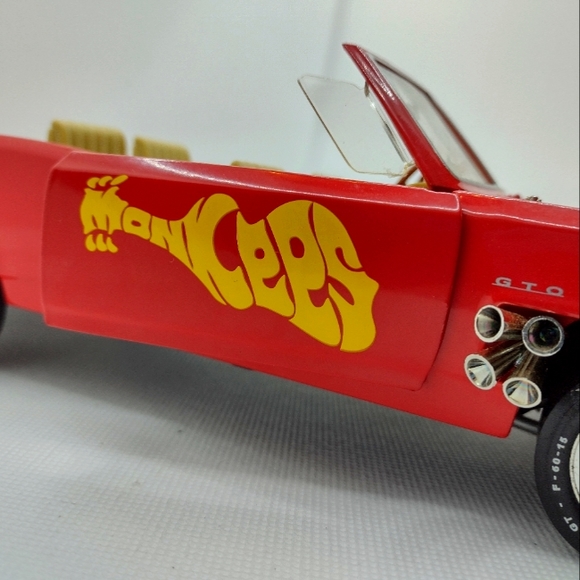 RCERTL 1:18 Monkees Mobile #33150 - Picture 1 of 16